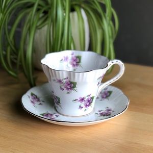 Salisbury Purple Violet Fine Bone China Scalloped Edge Teacup & Saucer Set